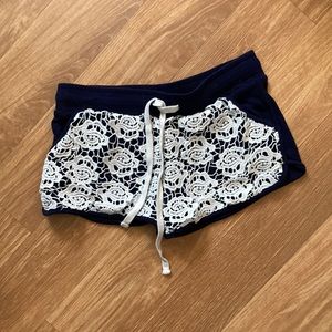 Blue and white cotton short shorts